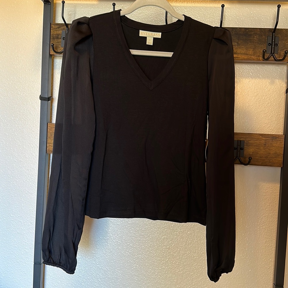 *SOLD* Small Women’s Top by Ryegrass
